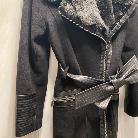 Via Spiga black coat with faux fur collar leather details size 10 - Picture 11 of 14